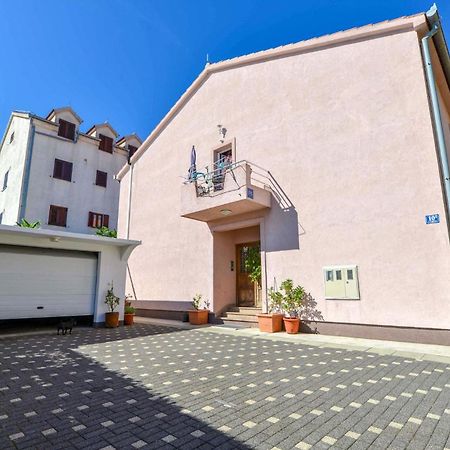 1 Bedroom Nice Apartment In زادار المظهر الخارجي الصورة
